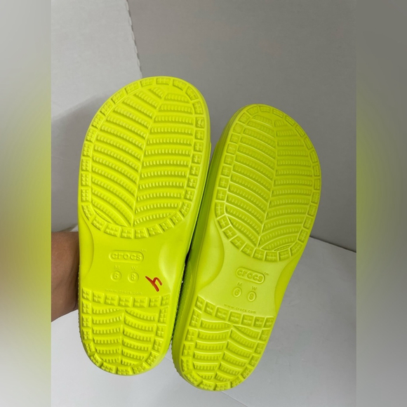 CROCS Kids Neon Yellow Slide Sandals with Butterfly in new condition - Picture 3 of 4